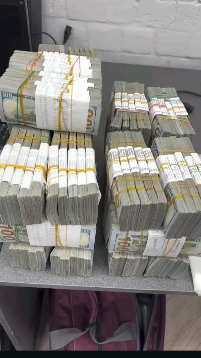 BlockWhale3's tweet photo. Financial stability this is new month.🙏 https://t.co/kmUmjiHs5e