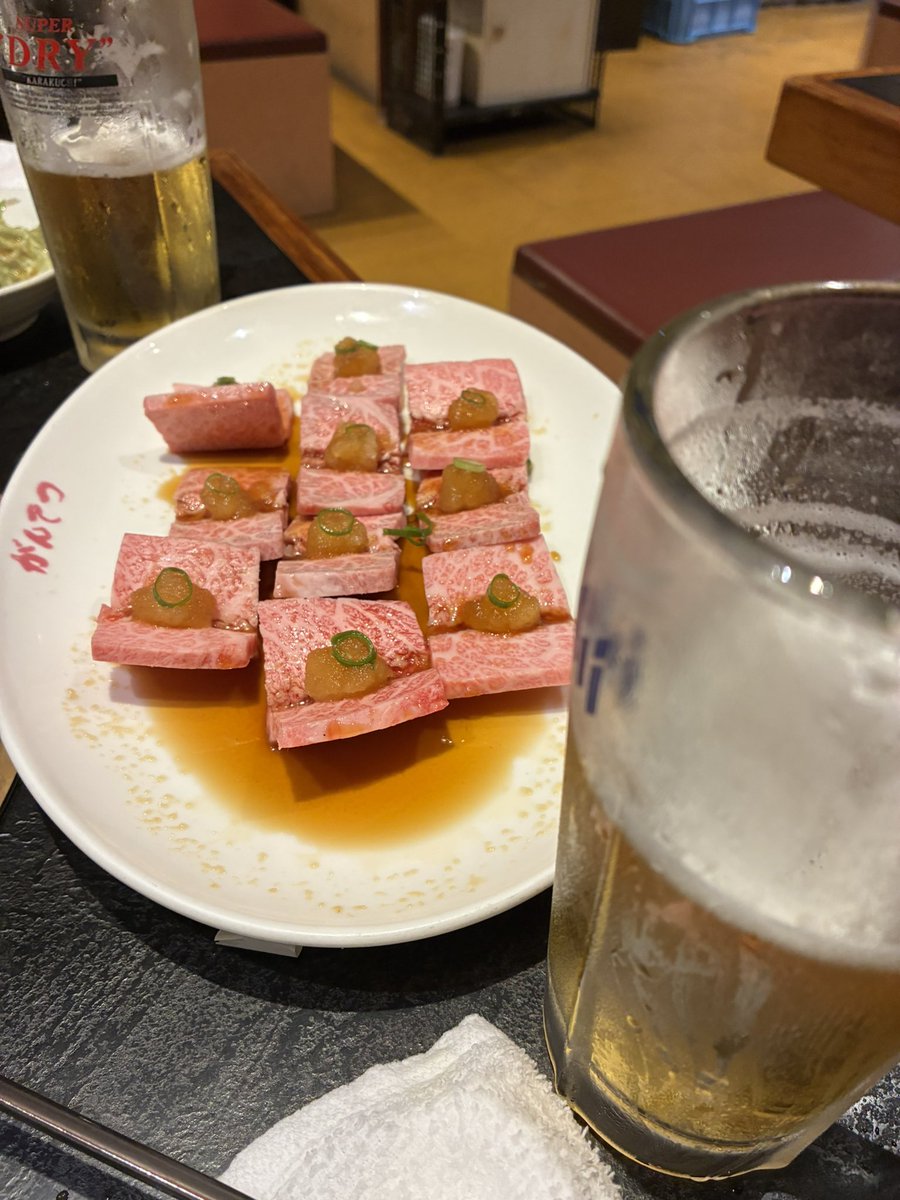 PS250_8753's tweet photo. 35年以上のお付き合い
事故で入院した時のリハビリの先生と同室だった子の4人で年1のお楽しみ焼肉会😆
二次会のカラオケ中 https://t.co/2RnciJAcaD