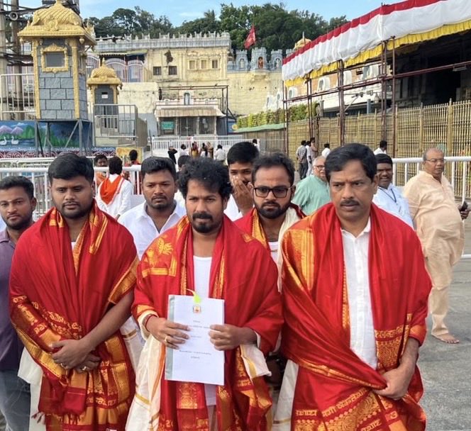 leninbharathi1's tweet photo. இது உங்கள் வீட்டு பட்ஜெட் அறிக்கை கிடையாது #தவெக அமைச்சரே.. அனைத்து நம்பிக்கை கொண்ட ஒட்டு மொத்த தமிழ் நாட்டு மக்களுக்கான வேளான் பட்ஜெட் அறிக்கை .. உங்கள் தனிப்பட்ட நம்பிக்கை வெங்காயத்தை உங்கள் வீடுகளில் உட்கார்ந்து உரியுங்கள்.. @TVKVijayHQ https://t.co/nNiK3ThGUp