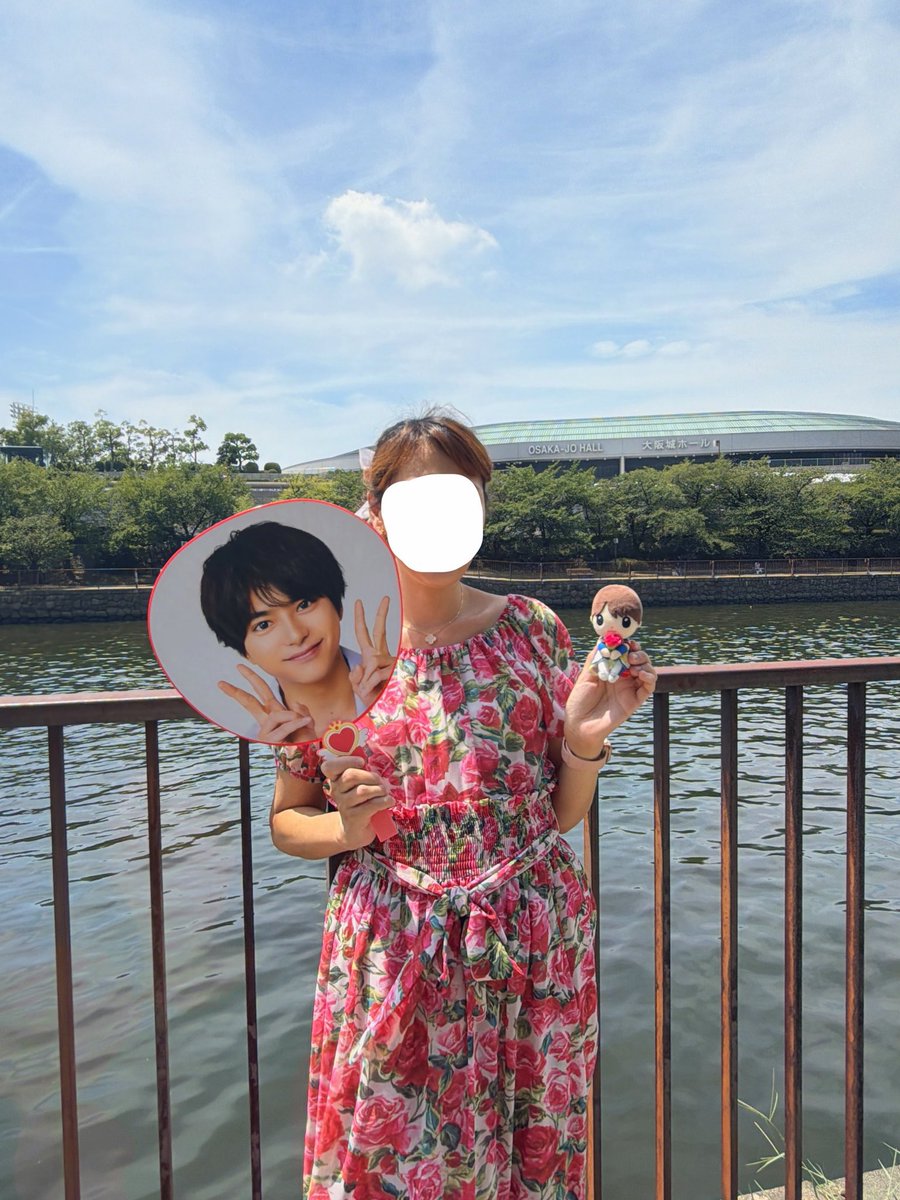 icche_star's tweet photo. timelesz大阪、チケットなかったけど制作開放当たって2公演入ってきた🕰️
スタトロ5列で勝利ちゃんファンサくれた❤️ちょっと間違ってたのぺろい(☆ u ∂)
トロッコ降りる間際やからじっくりカンペ読めなかったと思うけどありがとう(笑) https://t.co/BJcxxVwhNo