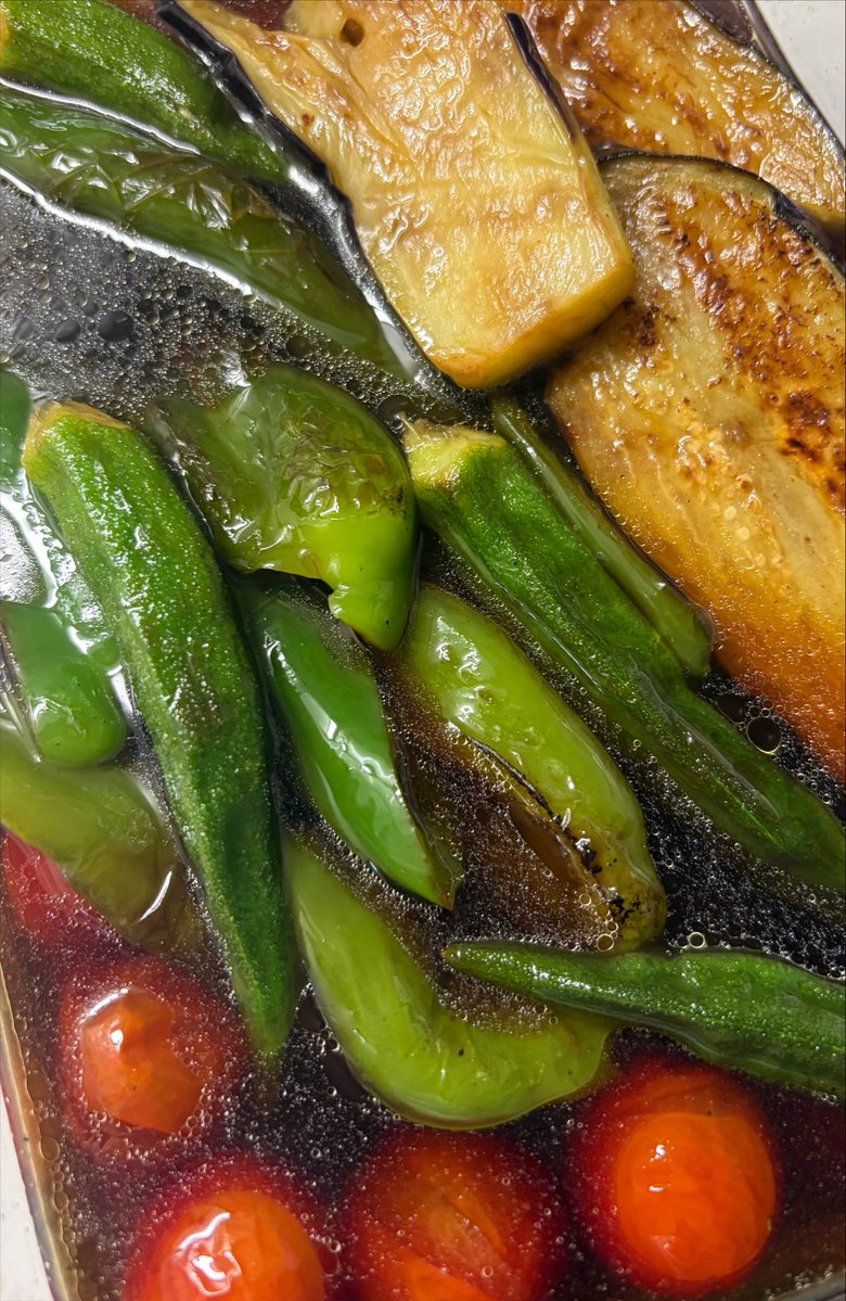 i_nokmt's tweet photo. 夏野菜焼き浸ししたんですが
多分量間違えました https://t.co/7TC2PB4umu