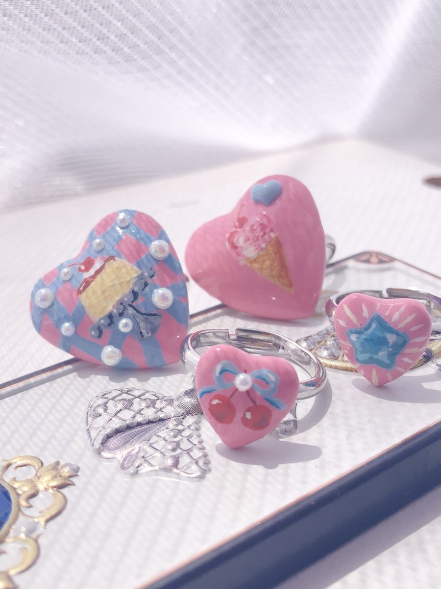 PrincessKissXXX's tweet photo. 🎀 #カワクリPOPUP 🎀4日目も
ありがとうございました₊˚⊹ᡣ𐭩

ハートのリングたくさん種類ご用意しております💞
ぜひお気に入りを選んでくださいね🎶

 #ハンドメイドイベント  #HEPFIVE https://t.co/oF6kkqRJ2F