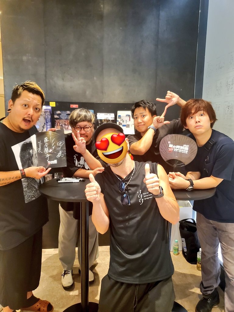 hakatabara's tweet photo. 今年もゾゾゾイベント最高でした(*>ω<)
しかも初の皆口ディレクターが🤍🤍
お会いしてもそのままのご印象でした❥❥❥パチパチパチ
毎年皆さんにパワーをもらってお仕事乗り越えてます(´'▽'｀)
本編の動画も楽しみ՞⸝⸝✦ ᵕ ✦⸝⸝՞
またイベント行きます( * ॑꒳ ॑*)
#ゾゾゾ https://t.co/sMFYoJbLTx