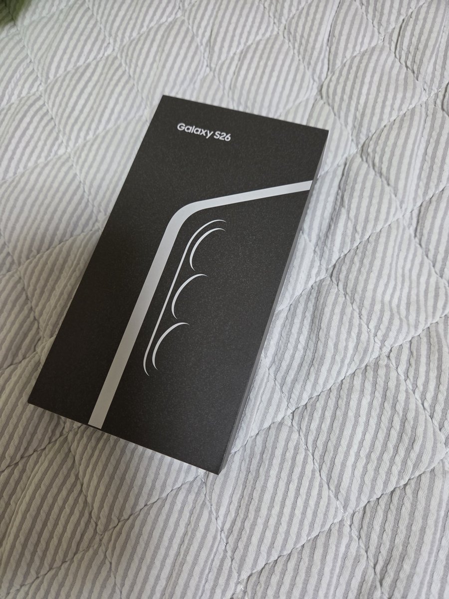 tonbi166's tweet photo. 新しいスマホを買いました。
ｽﾏﾎﾀｶｲ… https://t.co/vLSK5wWowe