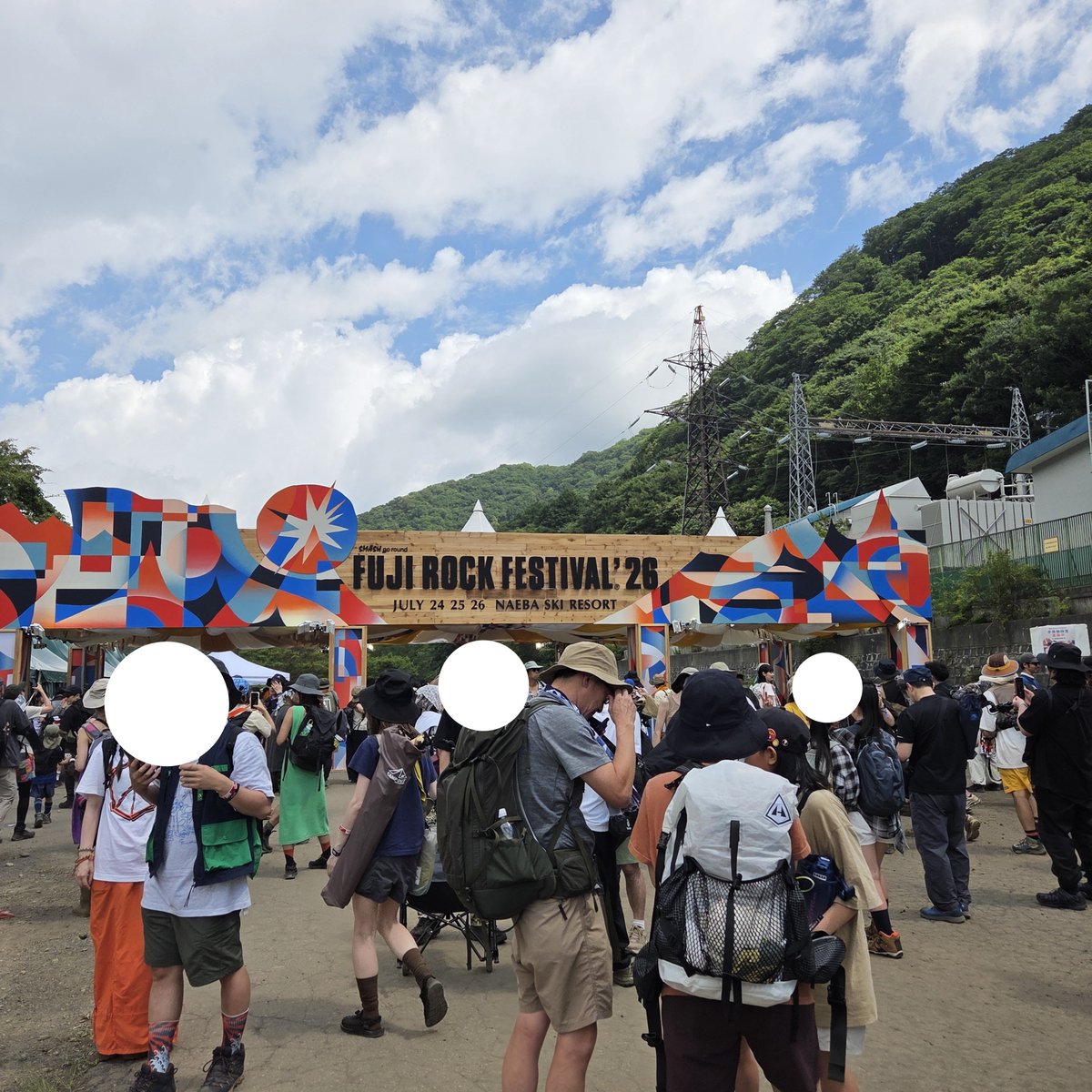 yuuka_march's tweet photo. フジロック備忘録📒と印象に残ってるライブ💭
もう1週間たつのか～！
ずーーっと楽しみにしてたのもあるけどほんとに3日間楽しかった～！
この1週間フジロックのことを思い出しては楽しかったなぁ....と浸っている1年に1回のご褒美🫶来年もフジロックいけるように日常もがんばってゆく🍃 https://t.co/yXuoChuiBK