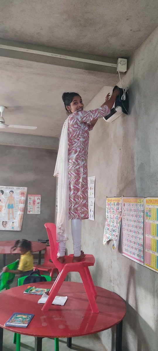 khalsahealing's tweet photo. The teachers only receive about $150. per month teaching a morning session 5-6 times a week.  We would like to increase their monthly salary.  Your donations will make this possible.
https://t.co/5kEua4kxpB
Venmo: @raiseavillagefoundation (6357)
Zelle:  raiseavillagefoundation https://t.co/PMCkcS3AM5