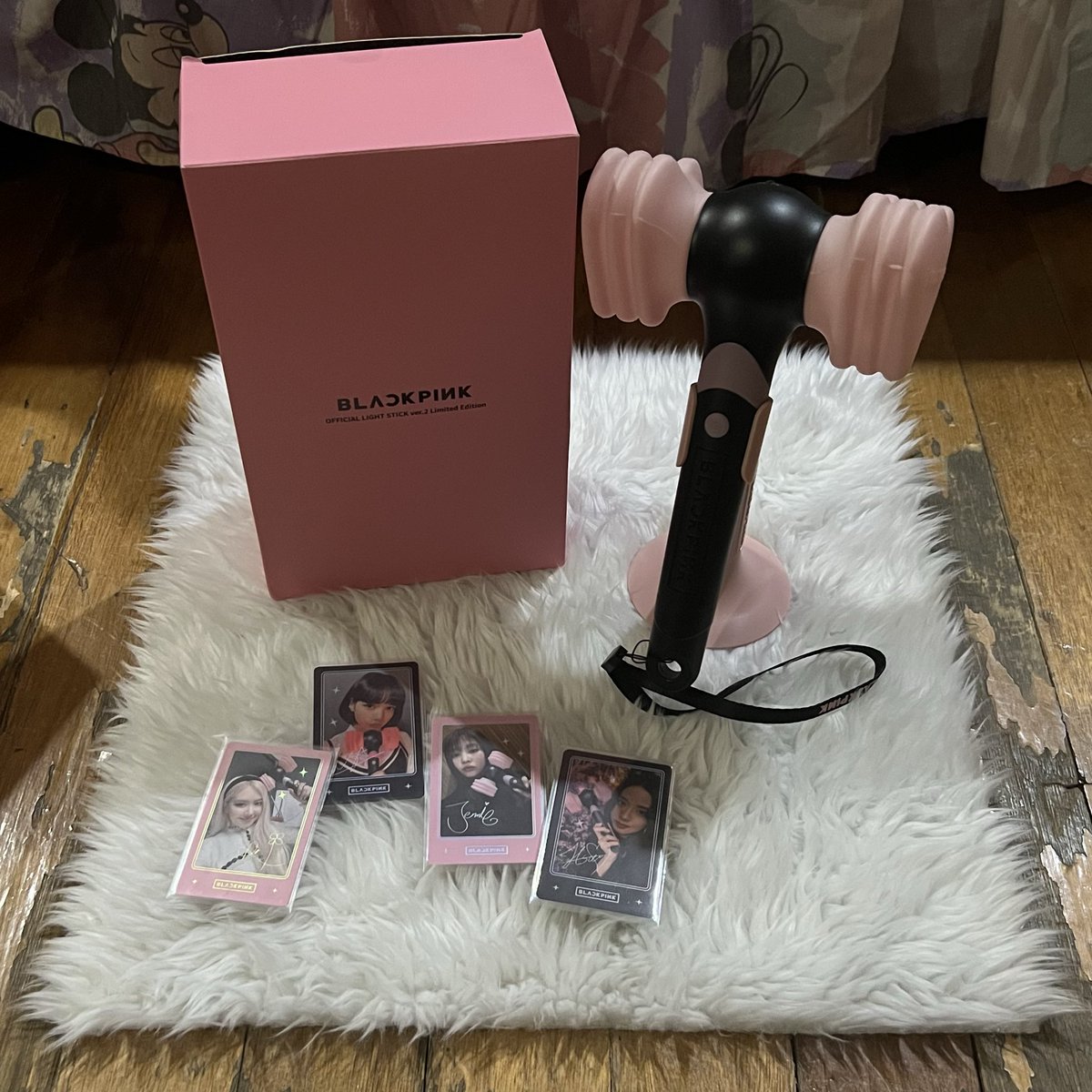 chunichaelisa's tweet photo. WTS LFB Blackpink Lightstick Version 2 (Limited Edition) + POB pcs

DOP: (1) week - 1,800php  
PAYO: 1,600php

MOP: Gcash https://t.co/fRSbKe6R97