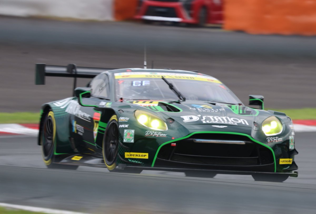 ClearNobu's tweet photo. #777 D'station Racing　Vantage GT3
予選日の写真。　#スーパーGT ＃富士スピードウェイ #astonmartin #ファインダー越しの私の世界 https://t.co/VjB0J459sp