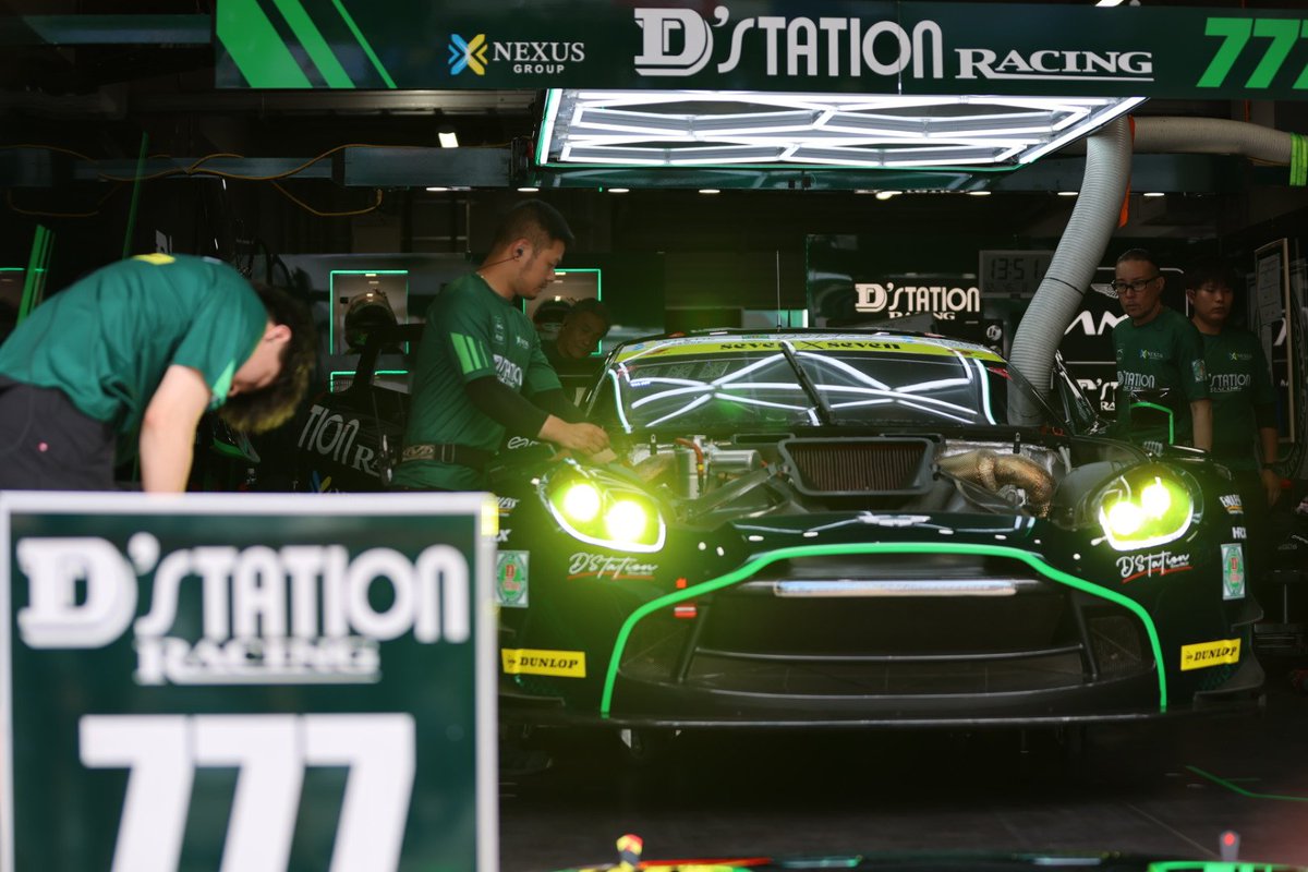 ClearNobu's tweet photo. #777 D'station Racing　Vantage GT3
予選日の写真。　#スーパーGT ＃富士スピードウェイ #astonmartin #ファインダー越しの私の世界 https://t.co/VjB0J459sp