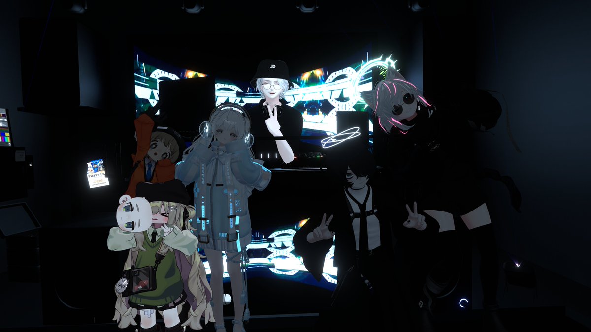 h_mc_n's tweet photo. 会場が開場～～～～

 #VRC_CORRIDOR https://t.co/91KGJy2o8o