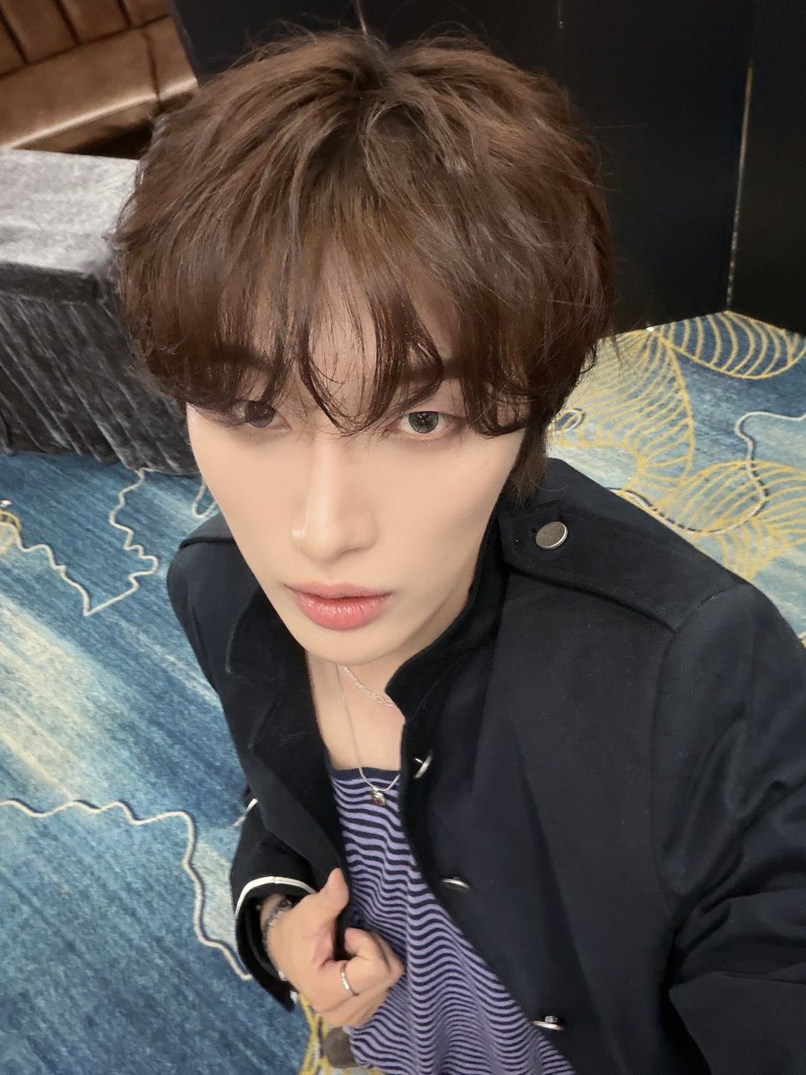 OmegaX_members's tweet photo. [#OX]

상하이에서 포애기 만났다! 😘

#OMEGA_X #오메가엑스
#재한 #JAEHAN https://t.co/miP59esLba