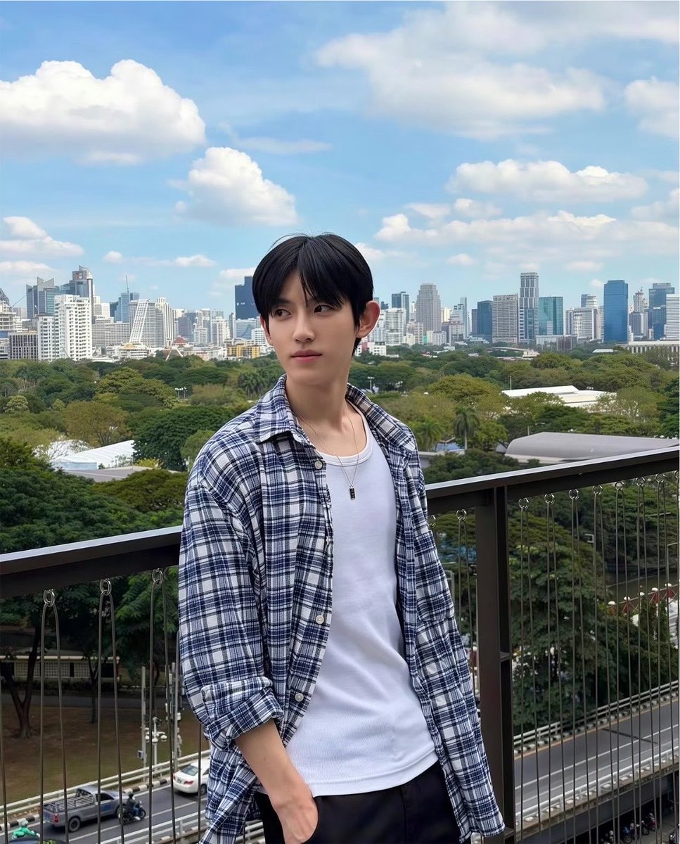 iyeltobeli's tweet photo. kepikiran trope anak gay teknik, tetanggaan kos (kamarnya sebelahan pas bgt) sama anak fisip gay denial yang selalu sewot ngomong “apaliat liat? jangan liatin gw! gw ga demen laki!” tiap ditatap si gay teknik, padahal aslinya dia kedutan WKWK https://t.co/XIbhUZnBw0