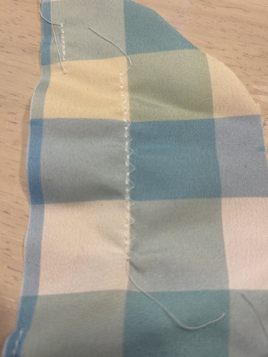halnyanP's tweet photo. 針が動かなかったみたいで、動きがよくなったらましになりました。
何で縫っても直線になるから、キレるとこだった。 https://t.co/TQMJMnAPew