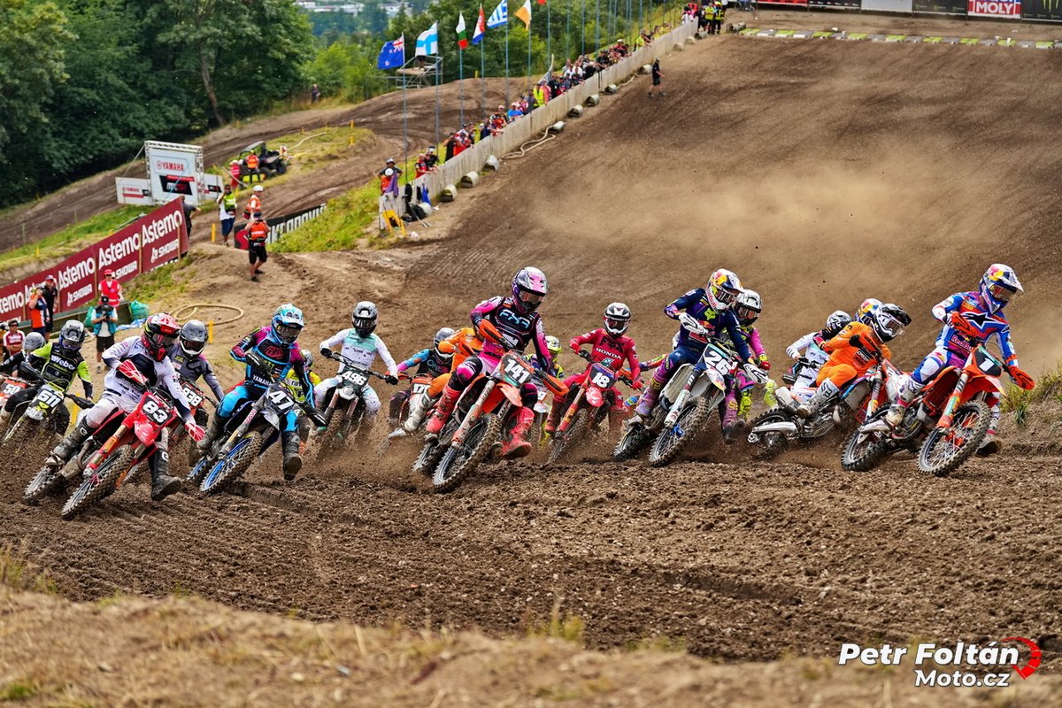 Moto_cz's tweet photo. MXGP Loket 2026 - nedělní fotogalerie z Grand Prix České republiky motokrosu 🏁 🙂 🥰 🏍
🔗 Celá galerie: https://t.co/PVTAr5hR0Y
#motocz #motokros #MXGP #MXGPLoket #MX2 #EMX #Motocross #juliusmikula #vaclavkovar #herlings https://t.co/ENxVYYrYR9