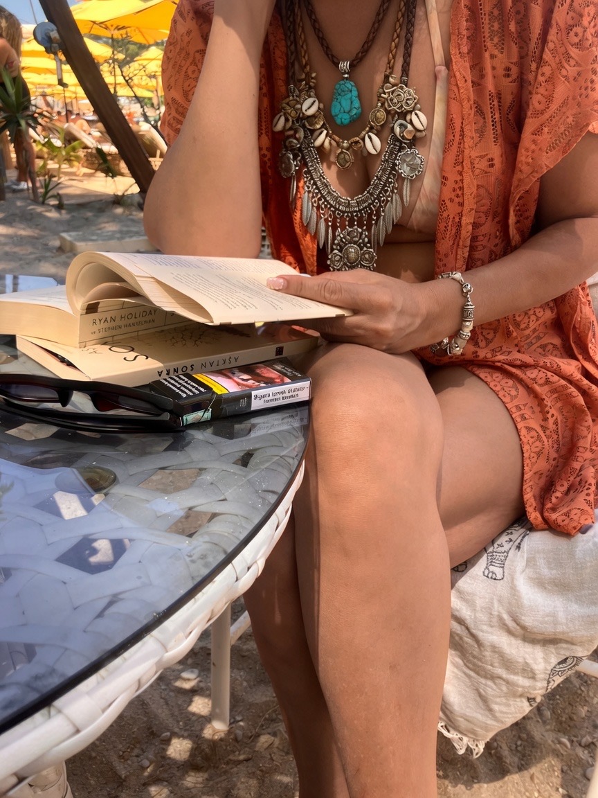 akrepasli_'s tweet photo. Yazar güzel söylemiş ;bedenim ise kendi hikâyesini yazmaya başlıyor…. Summer vibes! ☀️🥵 https://t.co/cEzsSE0dJA