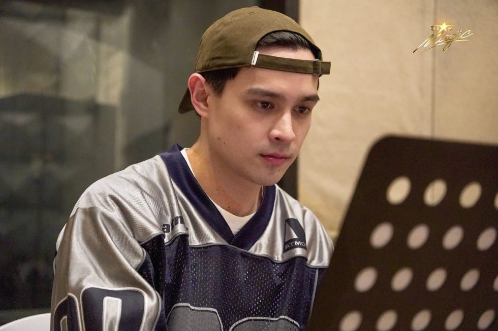 salvanyyy's tweet photo. hello singer ralph de leon 💛

https://t.co/upS8jVW8iM https://t.co/kQkYrZMfRX