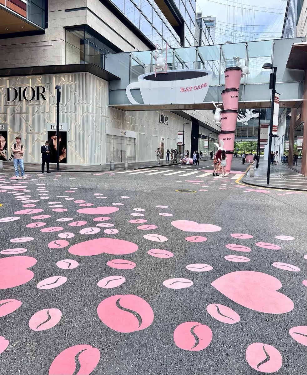 ananda8545's tweet photo. A day healed by a pink street
Strolling around, discovering life's little surprises
Romantic and beautiful, even the air felt sweeter ๐#CitySurprises #FragmentsOfJoy #WeekendTime #ExploringTheCity https://t.co/la0m0UWD6v