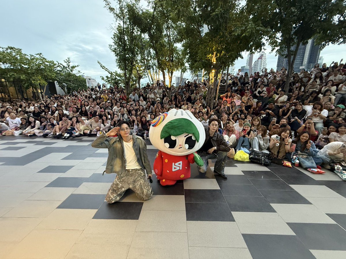 GmmtvShop's tweet photo. บุ๋น-เปรม และ PAODY ดีใจและขอบคุณทุกคนที่มาเจอกันในวันนี้มากเลยนะครับ ไว้มาเจอกันอีกนะครับ 

@bb0un  @Prem_space 
@paody_GMMTV 

#งานมหกรรมนิยายนานาชาติ2026xBounPrem
#GMMTV https://t.co/S3NFEbJMtM