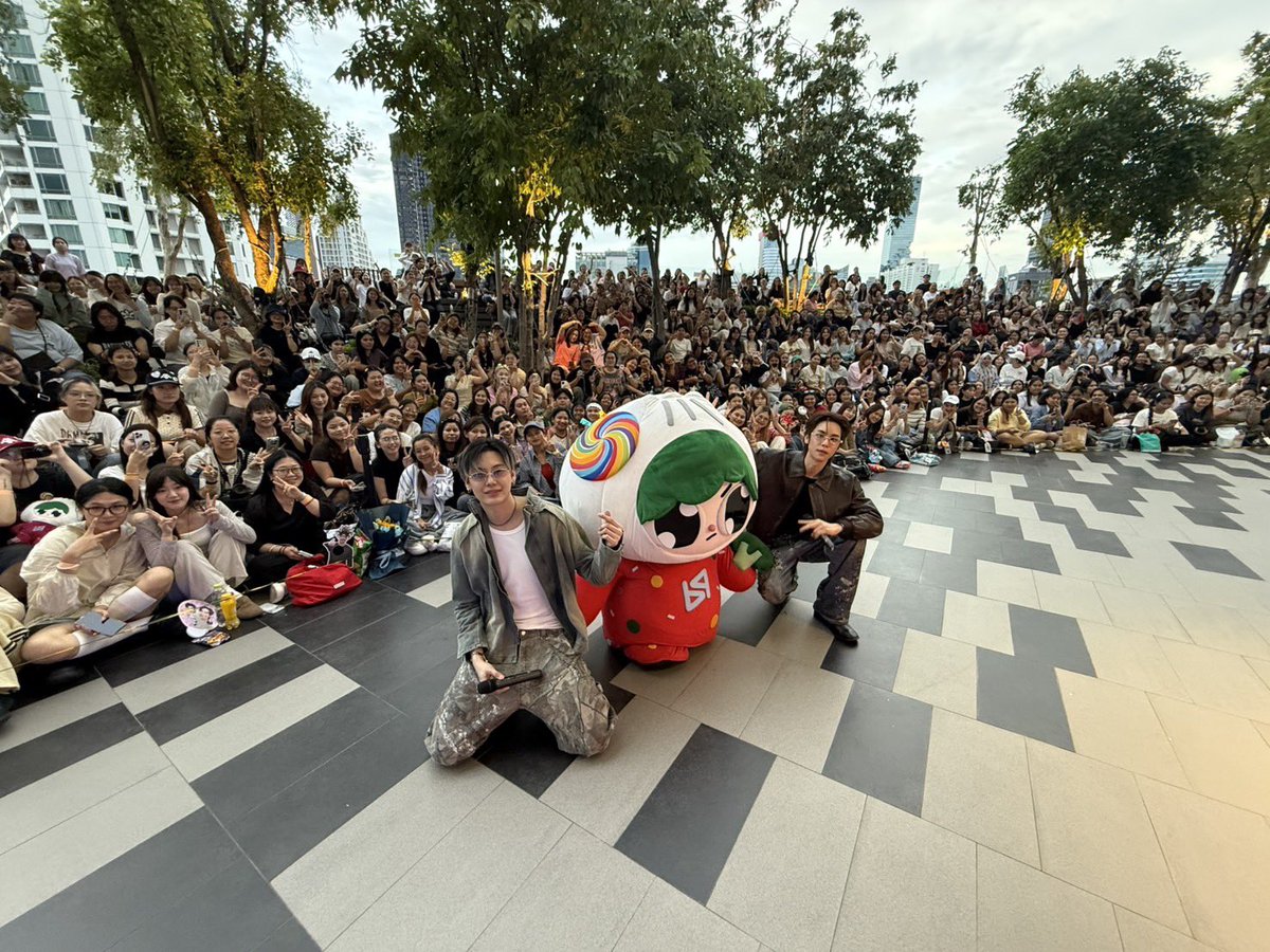GmmtvShop's tweet photo. บุ๋น-เปรม และ PAODY ดีใจและขอบคุณทุกคนที่มาเจอกันในวันนี้มากเลยนะครับ ไว้มาเจอกันอีกนะครับ 

@bb0un  @Prem_space 
@paody_GMMTV 

#งานมหกรรมนิยายนานาชาติ2026xBounPrem
#GMMTV https://t.co/S3NFEbJMtM