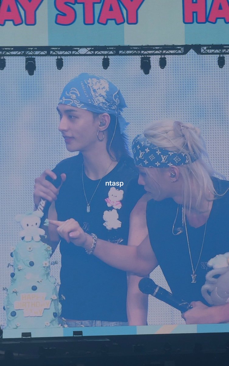 ntasp's tweet photo. Happy birthday stay from these cuties 😭💓 https://t.co/ULetHAggCt