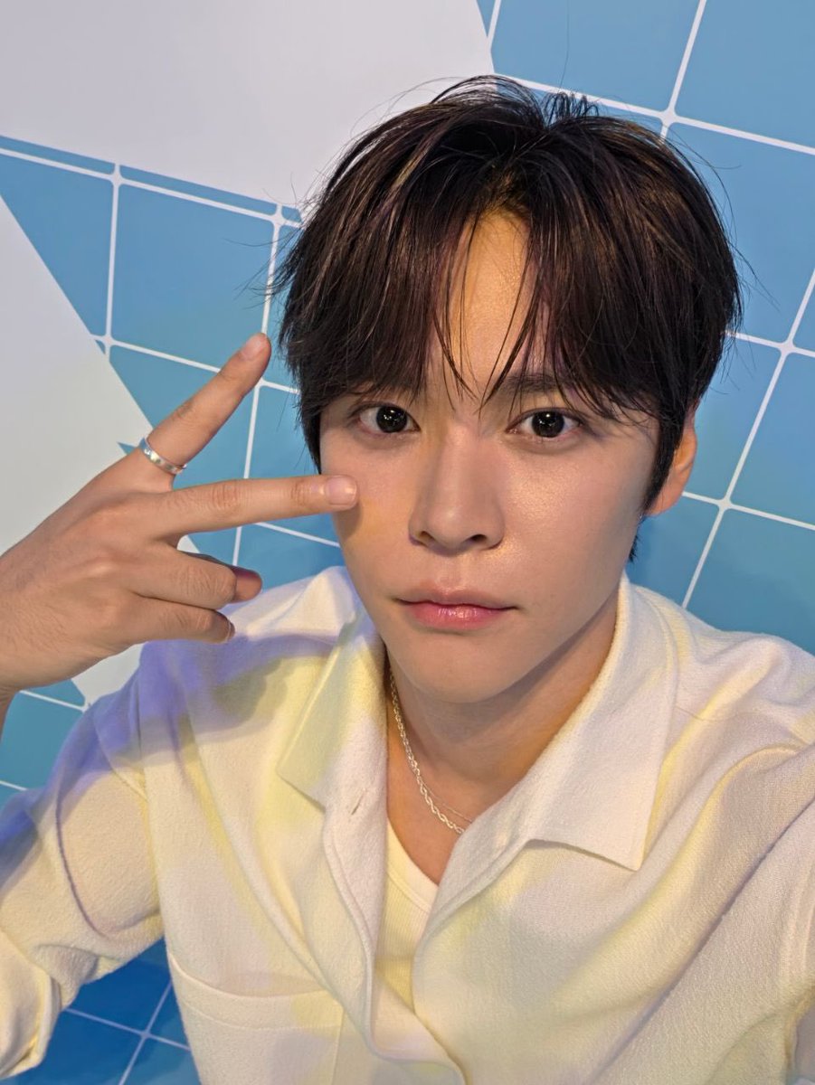 doll_0319's tweet photo. 잘생겼어요. https://t.co/YP6StyWI2C