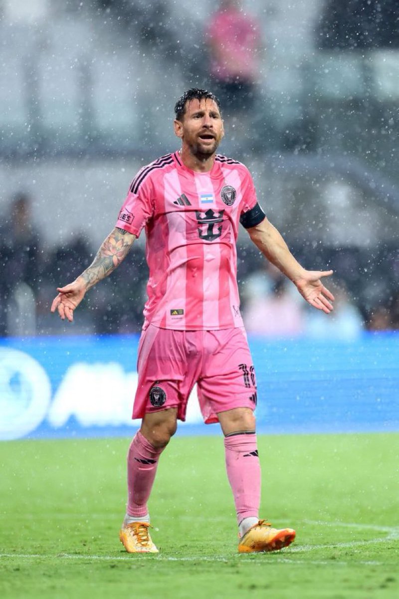 Messi out of Context tweet media
