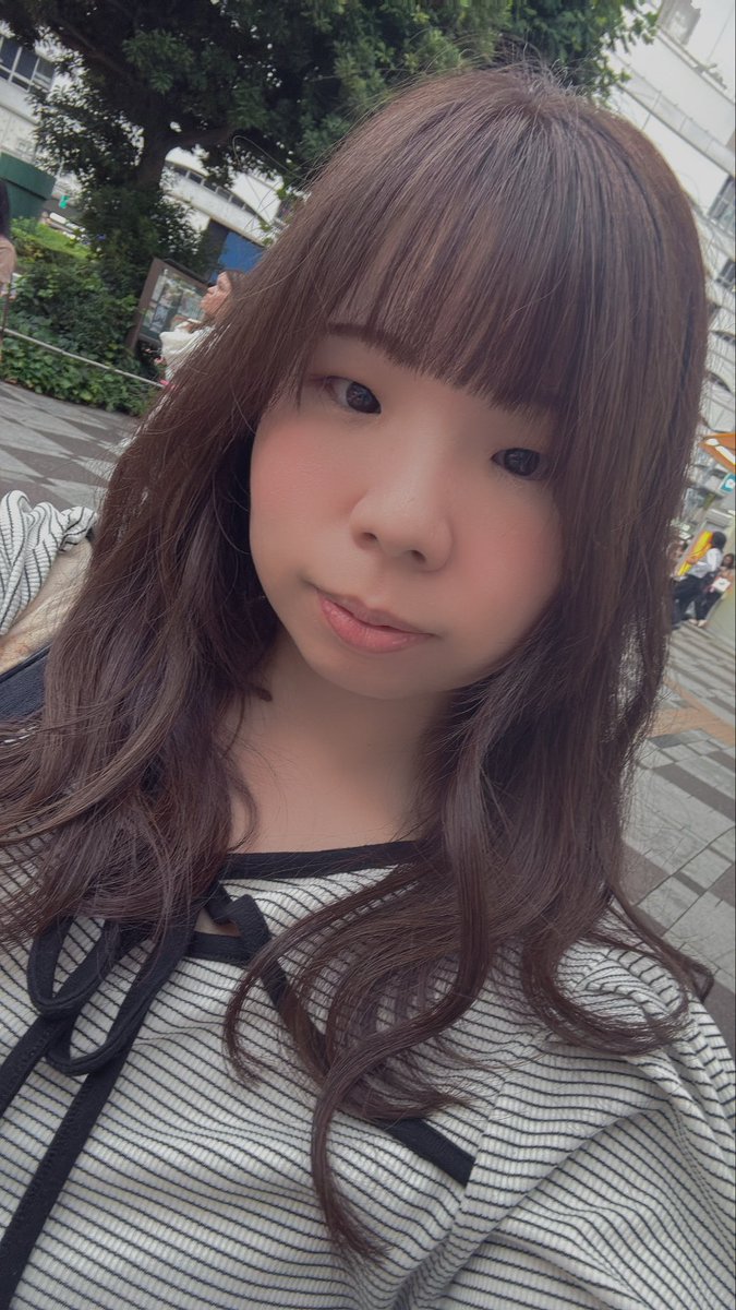 Rumi_F_'s tweet photo. 8月ーーー！！

そういえば、先日髪を染め直して、切りました✨✨
っと言っても、いつもだいたい同じような色と髪型ですが…😅
色に関しては、職場の規定で同じようになってしまう…💦💦

そんな職場に入社して、今日で1年が経ちました🙇‍♀️🙇‍♀️ https://t.co/rbO4RoAIsp