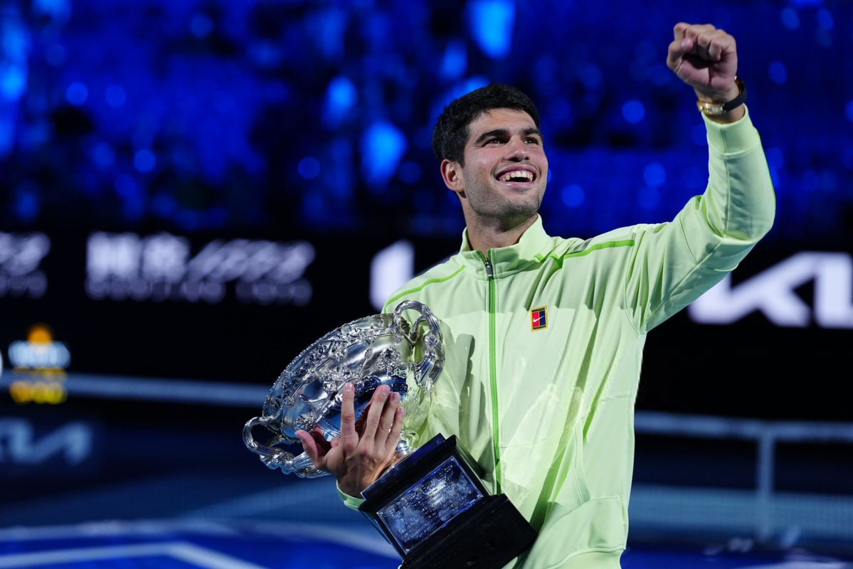 alcarazdaily's tweet photo. 🎙️ “Carlos Alcaraz is the most important player on the tour right now. There’s absolutely no debate. Put your emotions aside and face the facts. He’s the defining player of his generation because nobody has his magic, his creativity, nobody plays with such a smile, and nobody makes crowds dream like he does on a tennis court. This guy is the Federer of his generation.”

[@SVolee via @SansFilet]