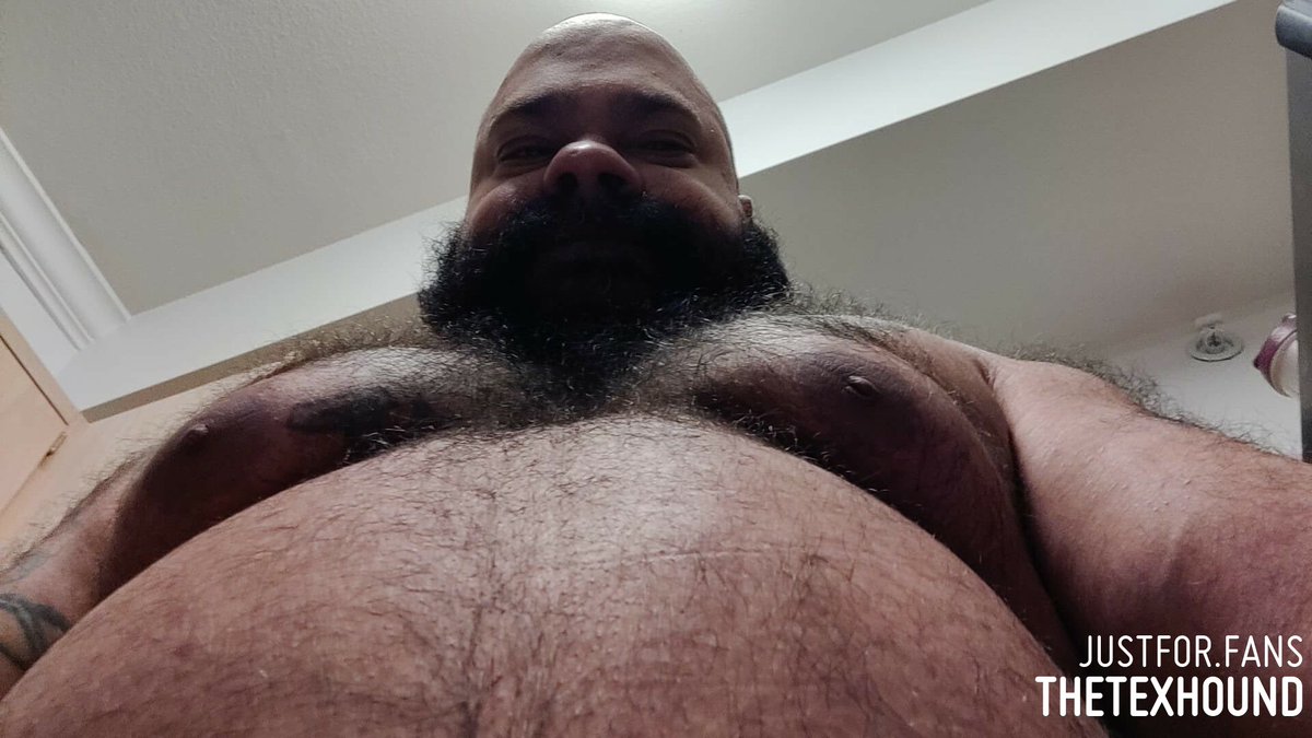texas_hound's tweet photo. Good boy. Keep those eyes up while you're down there. #gaydaddy #daddybear #beardaddy #zaddy #dilf #gayolder #gaydad #hotdilf #nsfw https://t.co/Ke7GfZdq3D