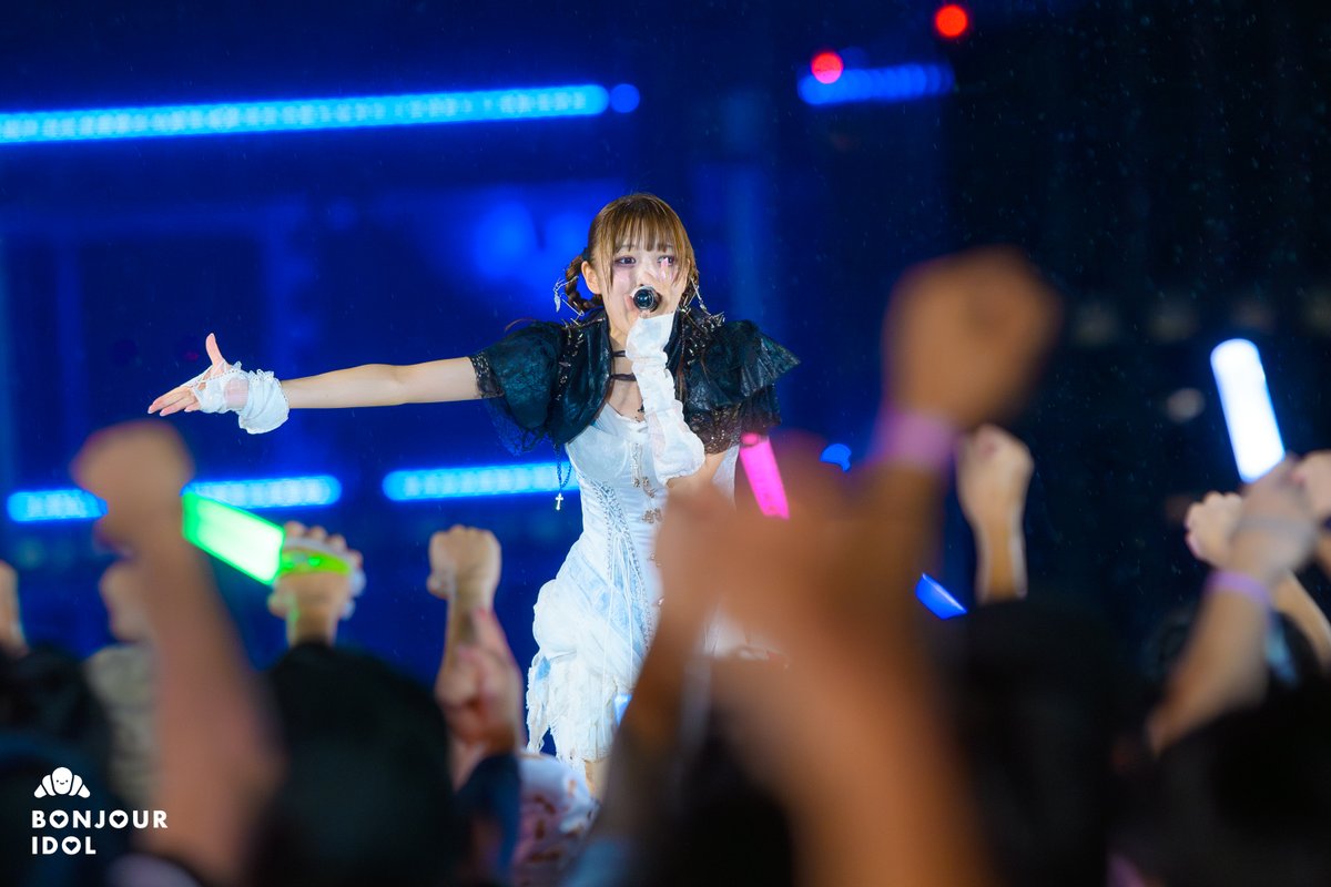 bonjour_idol's tweet photo. 【#TIF2026 - Saturday】

The rain did not stop SITUASION from rocking up the SKY STAGE, lit up by a beautiful evening city skyline 🏙️

@SITUASION_INFO  @TIP_TIF_staff
#SITUASION #BonjourIdol https://t.co/pgqljmbbMF