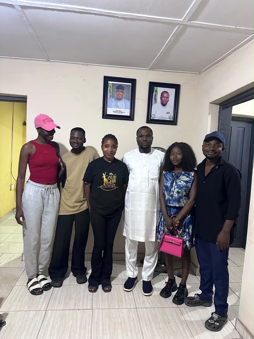 OMIDANOGUN's tweet photo. We visited chairman of NATIONAL YOUTH COUNCIL OF NIGERIA OGUN STATE.
Mr OLOYE AKOLAWOLE SHOREMI
We are honored 
#omidanogun👑 https://t.co/7acj3OoFPj
