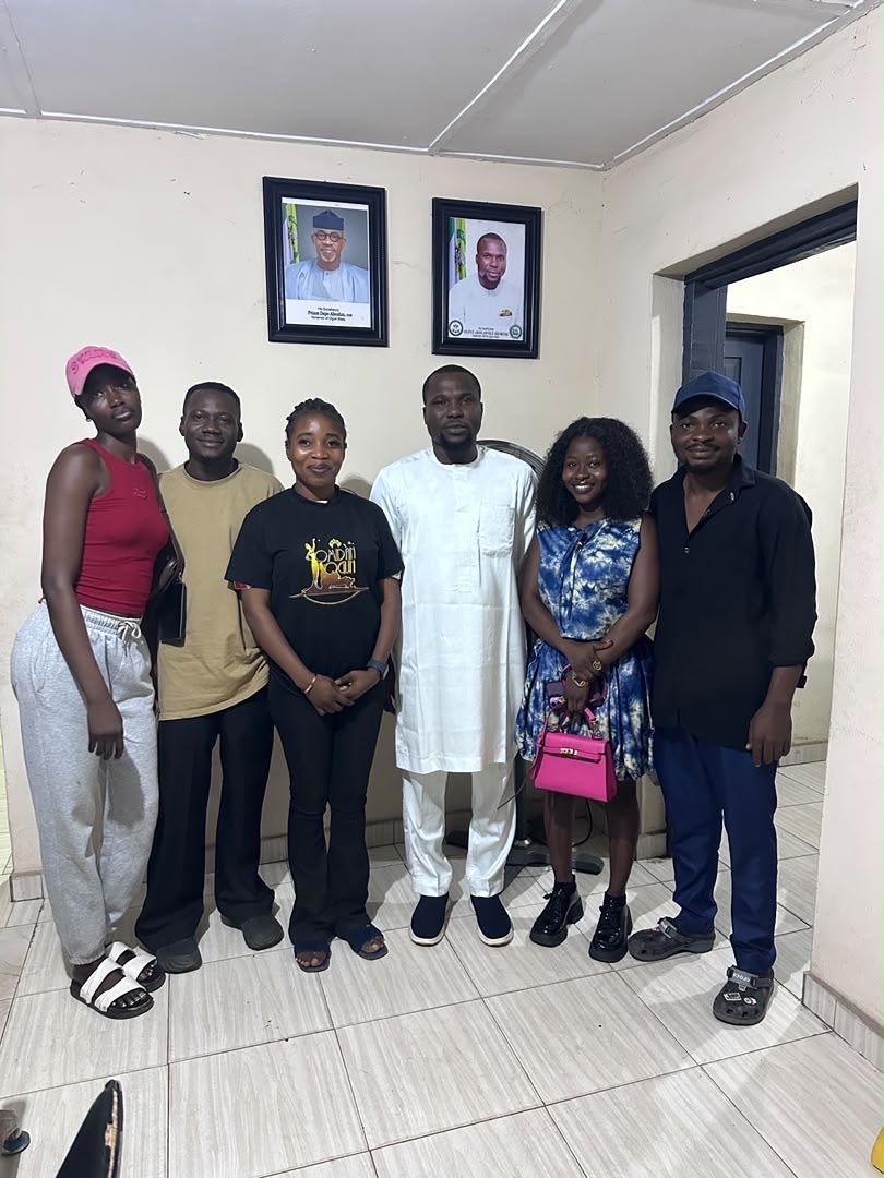 OMIDANOGUN's tweet photo. We visited chairman of NATIONAL YOUTH COUNCIL OF NIGERIA OGUN STATE.
Mr OLOYE AKOLAWOLE SHOREMI
We are honored 
#omidanogun👑 https://t.co/7acj3OoFPj