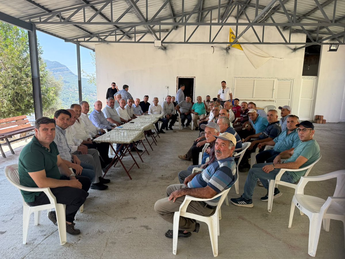 semsibayraktar's tweet photo. Seydikemer ilçemize bağlı Çökek Mahallesi'nde vatandaşlarımızla bir araya geldik.
Bölgede bulunan zeytinliklerin yangından etkilendiği mahallede üreticilerimizin yaşadığı sorunlar hakkında bilgi aldık. Yaraların en kısa sürede sarılmasını temenni ediyor, yangından etkilenen tüm vatandaşlarımıza geçmiş olsun dileklerimi iletiyorum.