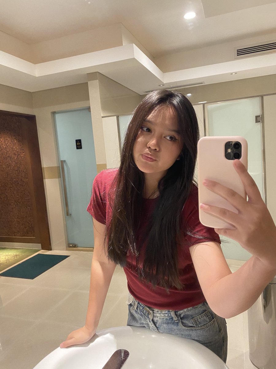 sleepymochaa's tweet photo. camaatt malam mingguuuu https://t.co/DJq4ppHMbh