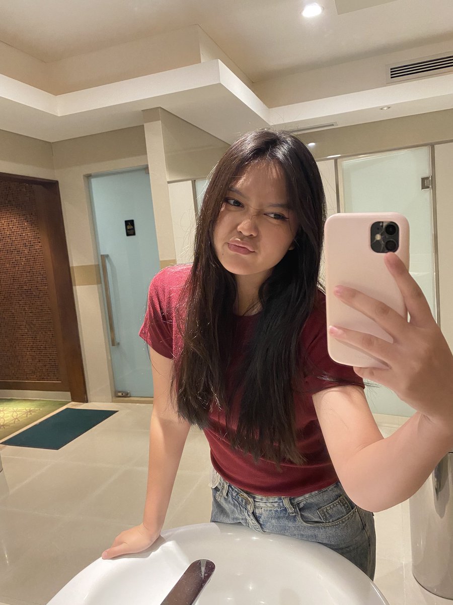 sleepymochaa's tweet photo. camaatt malam mingguuuu https://t.co/DJq4ppHMbh