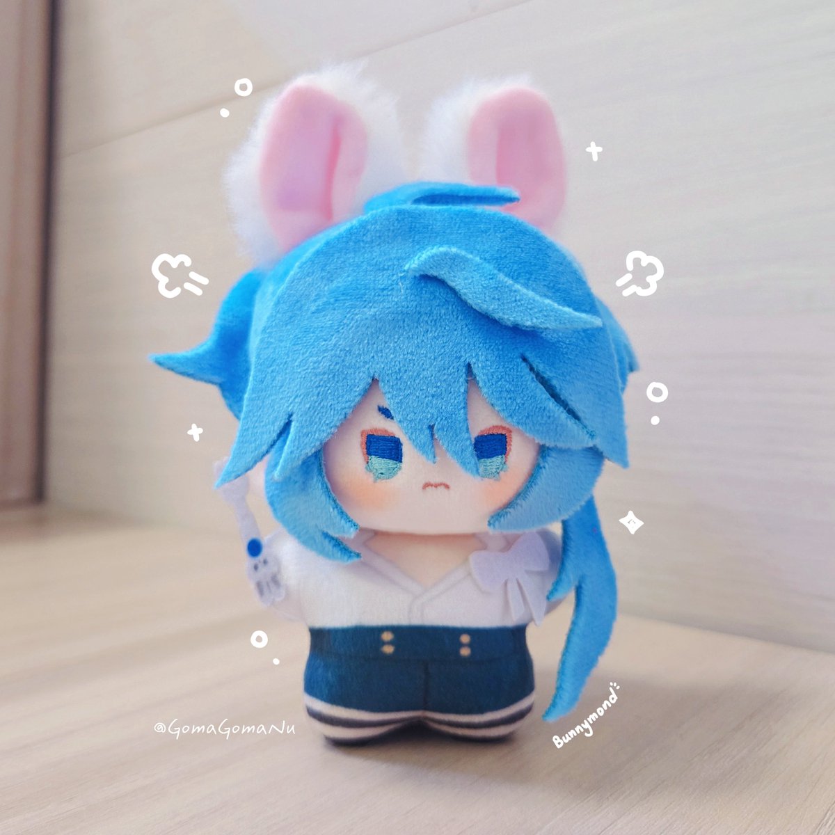 GomaGomaNu's tweet photo. 小兔蒙來啦一一一！！🐇🐇🐇
氣鼓鼓的真的好可愛 好想捏臉蛋😭🤏
還能自己站立好適合放在甜點旁邊打卡！！
8/15 NiCE2 會有現貨開放認養🐰💙 https://t.co/bzDzE2YMf6