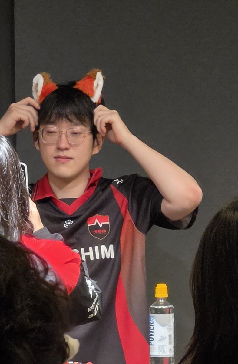 woojesalad's tweet photo. are you scared of the big bad fox?~
#scout https://t.co/I4PIEdv8nC