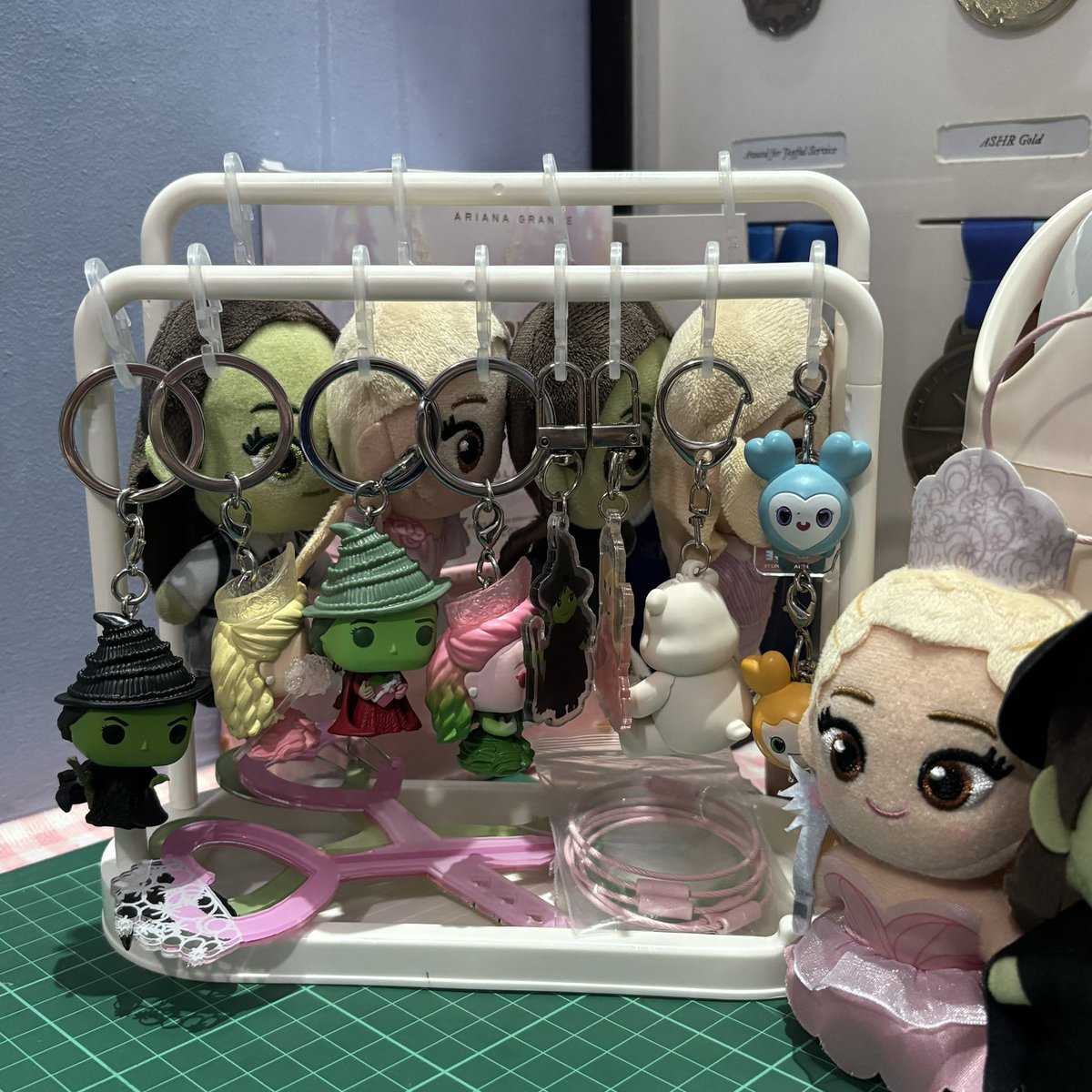 forgelphie's tweet photo. gelphie closet https://t.co/Nsdj02NKrS