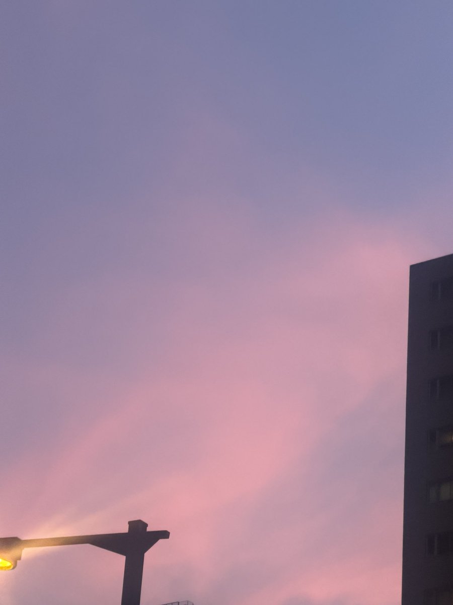 TKG0209_'s tweet photo. 桃色空 https://t.co/D4qOudvMdZ