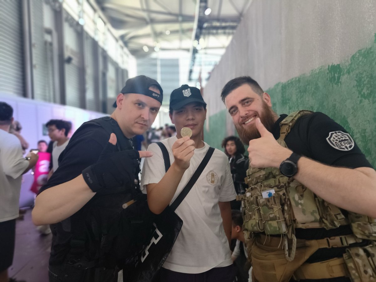 KarVyGavin's tweet photo. @Mr_pudlik_ @GlukharOfficial @nikgeneburn  This is the happiest day of my life, without a doubt. Thanks！#ChinaJoy2026 #escapefromtarkov https://t.co/XdFnioNzFr