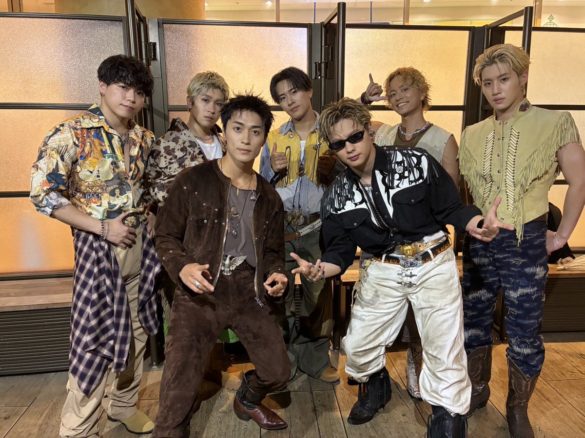 tv_asahi_fes's tweet photo. ＼アーティストフォト公開📸／
🔴六本木会場🟠
🎪コカ･コーラ SUMMER FES 音楽LIVE

🎤BALLISTIK BOYZ（#BALLISTIKBOYZ）
📅8月1日（土）公演

📺「テレ朝動画」でアーカイブ配信中！
https://t.co/uPNNR9H8xg

#サマフェス2026 https://t.co/fOLgPX7DIZ
