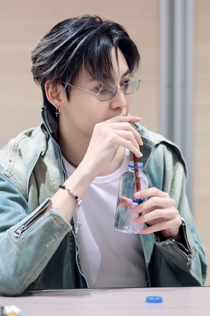 Qiqiiiii3234031's tweet photo. ❤️ ❤️ ❤️
BPP FANSIGN INT NOVEL FEST
#งานมหกรรมนิยายนานาชาติ2026xBounPrem 
#BounPrem #PAODY 
#bb0un #prem_space
@bb0un https://t.co/FkBqv6bOKw