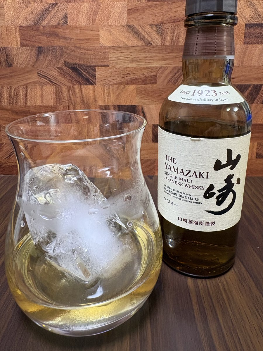 Scarlet20th1969's tweet photo. 急に飲みたくなったから、山崎で🍻

開けたてのフレッシュな薫りを楽しみたくて色んな飲み方でいただきました😋

#サントリー山崎
#家呑み https://t.co/RuTK25Wtum