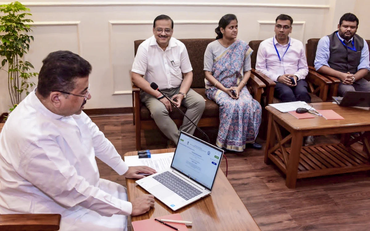 Self-Enumeration for Census Begins in West Bengal; CM Says Data Will Support Welfare Delivery