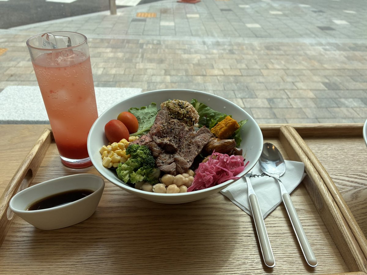sono_ppppp's tweet photo. 推し活し、よく食べ、そして、爆買い😆 https://t.co/sWzsGGyMBR