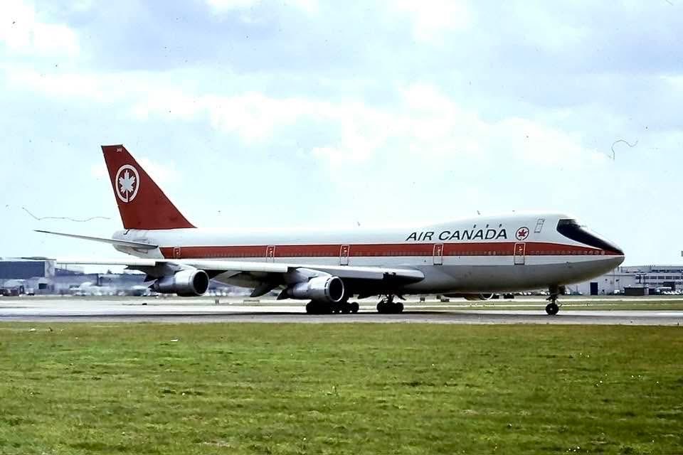 n194at's tweet photo. Air Canada
Boeing 747-133 CF-TOC Line #144
LHR/EGLL London Heathrow Airport
Date: 1974
Photo credit Peter Barford
#AvGeek #Airline #Aviation #AvGeeks
#Boeing #B747 #QueenOfTheSkies
#AirCanada #LHR #Heathrow #London @HeathrowAirport @AirCanada 🇨🇦 https://t.co/LAHtEIuWyX