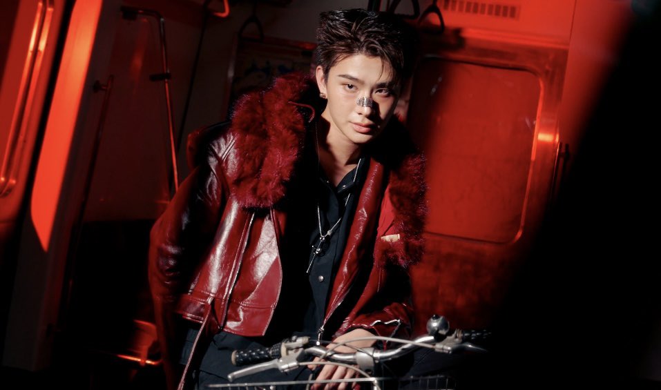 justbluefluer's tweet photo. สีแดงโคตรหล่อ โคตรอันตรายอะพี่ ❤️‍🔥 https://t.co/YRVFXz4SEt