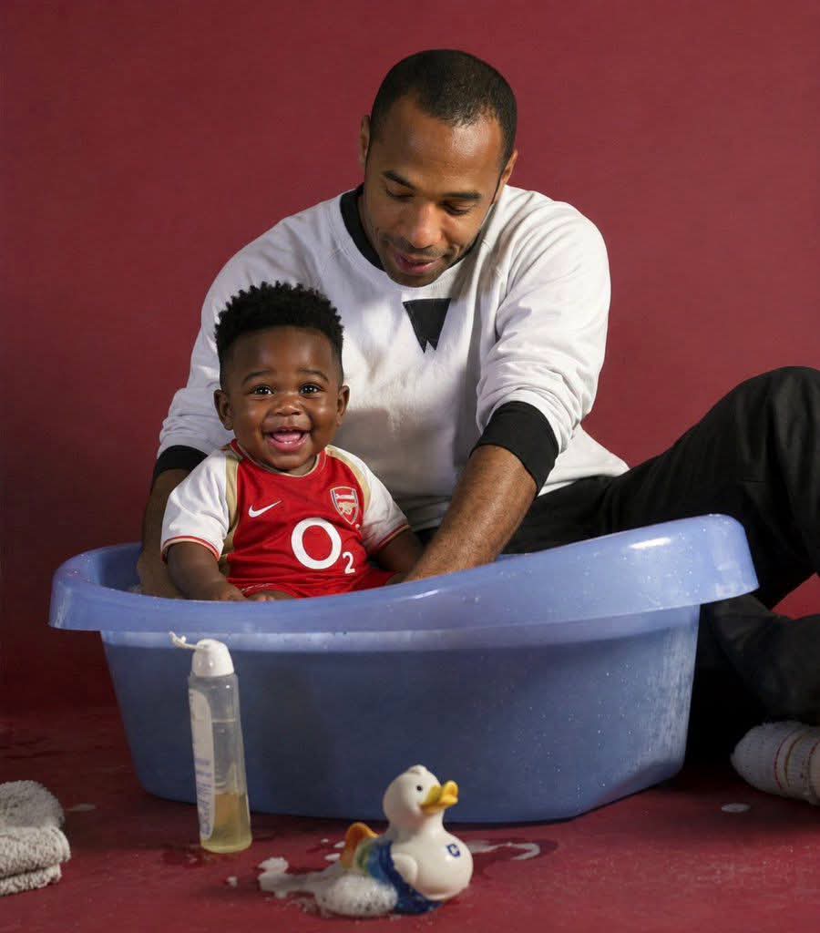 afcaaron828's tweet photo. Thierry Henry with Vini Jr in 2003. https://t.co/eIHqLBb3yc