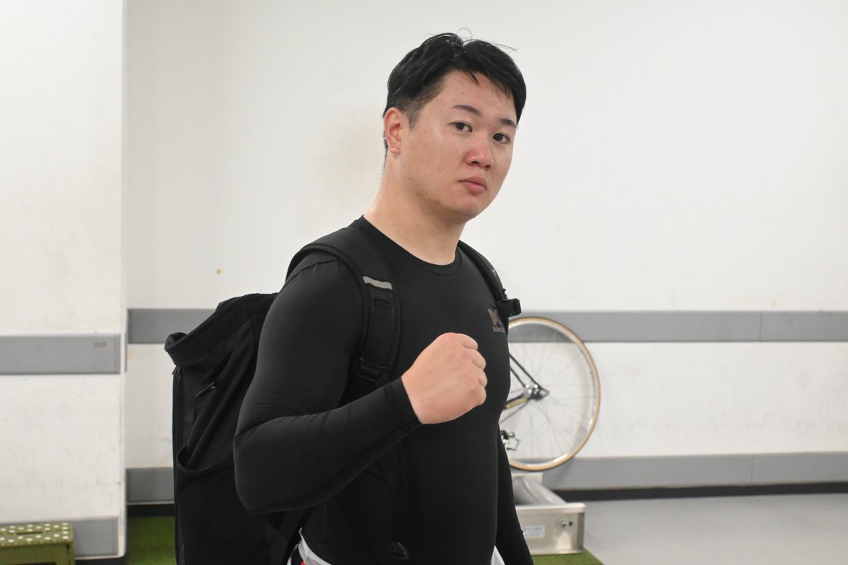 tokyosportsmid's tweet photo. 【#いわき平競輪 ＦⅠ #東京スポーツ杯】
Ｓ級決勝は混戦。木村ー依田、酒井ー佐々木堅、村田ー佐々木真、松岡は単騎。
松岡「村田は日体大の後輩で連係したこともあるけど、今回は自分で動きたい気持ちが強かった」
#木村皆斗 #松岡辰泰 #村田祐樹 #酒井雄多 https://t.co/CCje6FHxf5