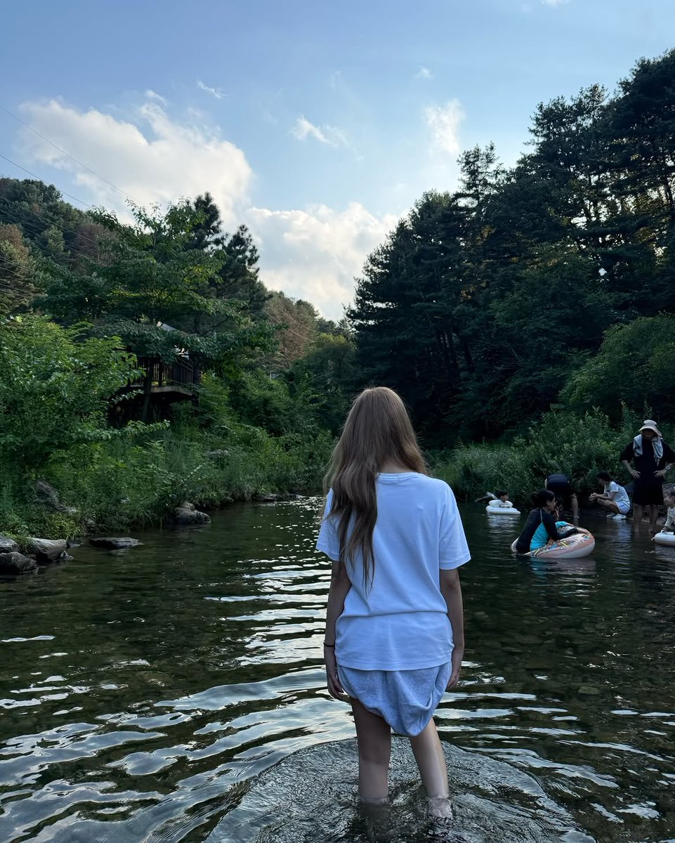 kkanhgg's tweet photo. 250801 #프림로즈 #루비 인스타 (2) https://t.co/O2iFdh6Gpk